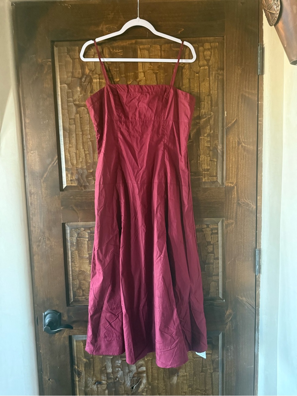 Beautiful Women’s Sleeveless Midi Dress in Burgundy